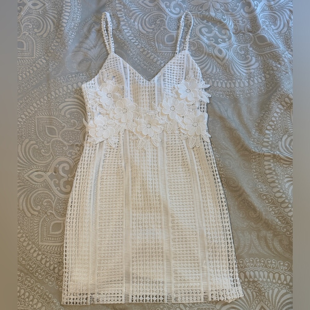Forever 21 Contemporary White Flower Lace Mini Dress